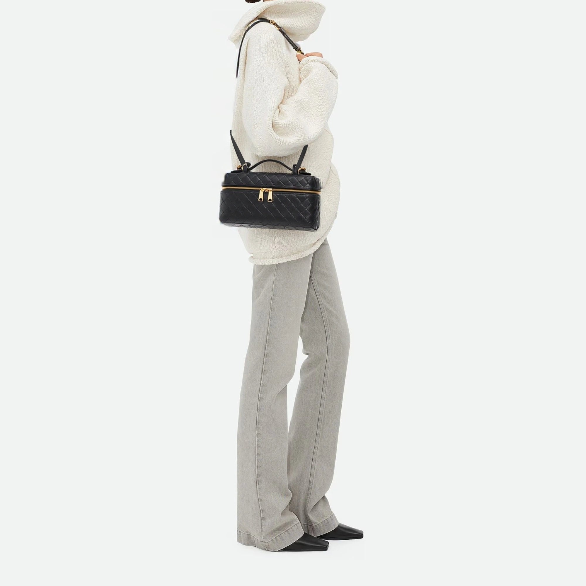 Intrecciato Bang Bang Leather Vanity Bag - Black