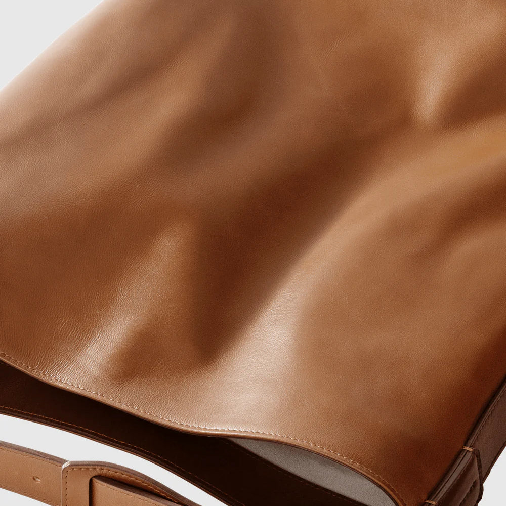 Signature Caramel Bucket Tote Bag (Medium Brown)