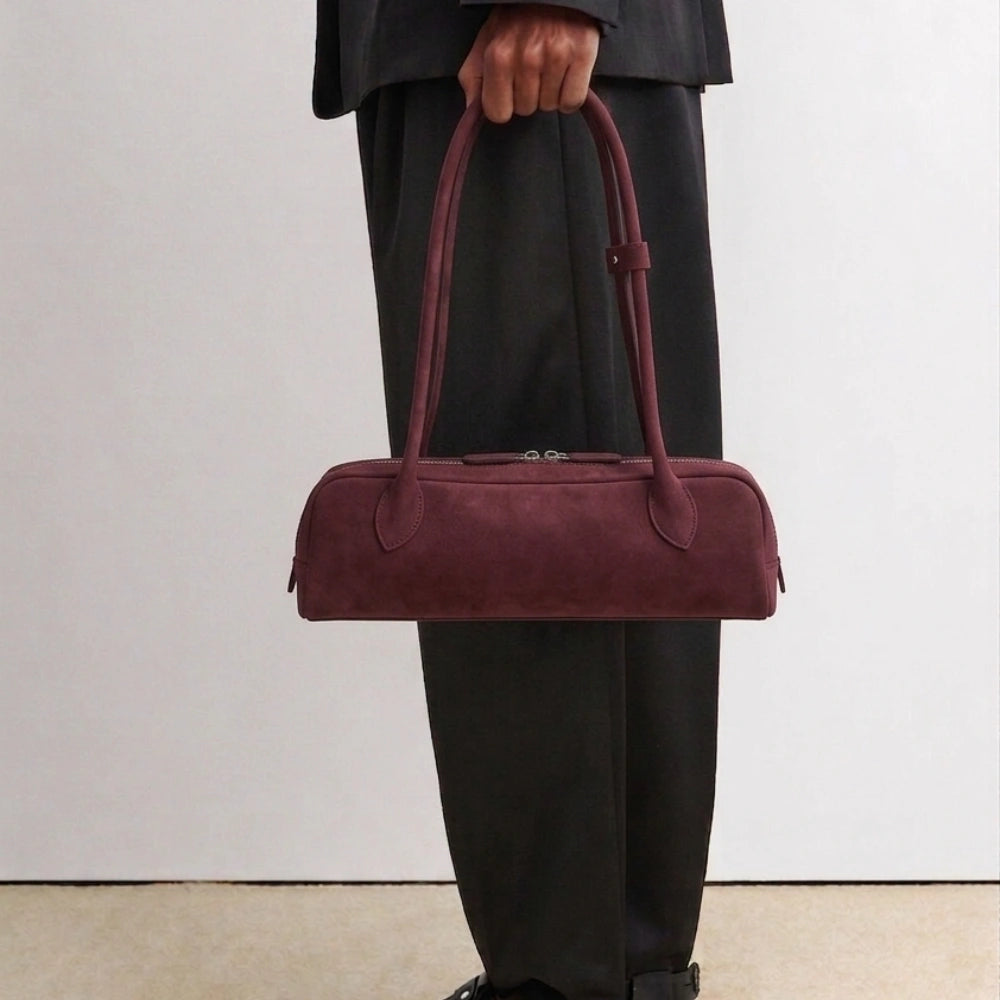Le Rouge Éclat Medium Bag in Suede Calfskin